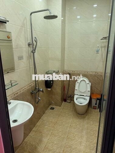 Cho thuê CHDV, ngay Nguyễn trãi full nội thất, Thang máy.