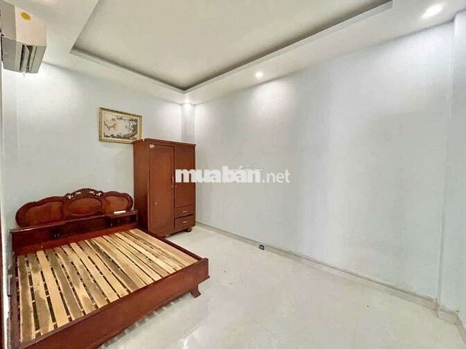 Cho thuê nhà 1 Trệt 2 Lầu gần Làng Đại học Dĩ An