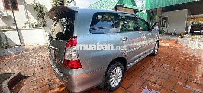 Toyota Innova 2012 E - 95000 km