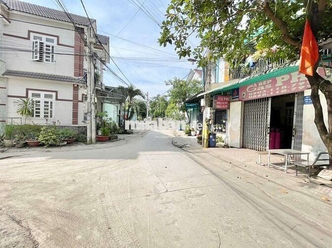 Cho thuê nhà 1 Trệt 2 Lầu gần Làng Đại học Dĩ An