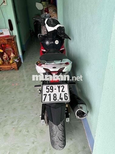 mình cần bán ex 150 đời 2017,,xe còn đẹp và máy im