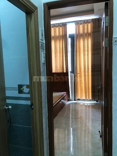 Nhà Đẹp Dọn Vào Ở Liền,Khu Buôn Bán,Thuận tiện đi lại các quận