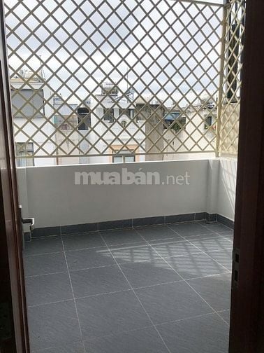 Nhà Đẹp Dọn Vào Ở Liền,Khu Buôn Bán,Thuận tiện đi lại các quận