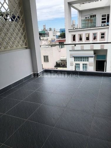 Nhà Đẹp Dọn Vào Ở Liền,Khu Buôn Bán,Thuận tiện đi lại các quận