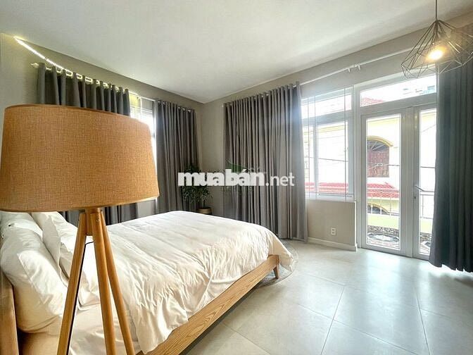 CHO THUÊ NHÀ 2 TẦNG CÓ SÂN RỘNG ÔM GÓC FULL NỘI THẤT HẺM PHỐ TÂY