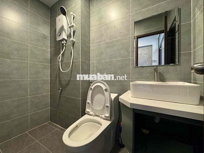 PHÒNG BAN CÔNG 40M2 NGAY MẶT TIỀN ĐƯỜNG NGAY BỜ KÈ HOÀNG SA