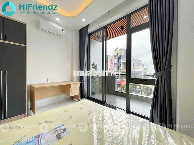 STUDIO THOÁNG CÓ BAN CÔNG FULL NỘI THẤT HIỆN ĐẠI NHẬN XE ĐIỆN