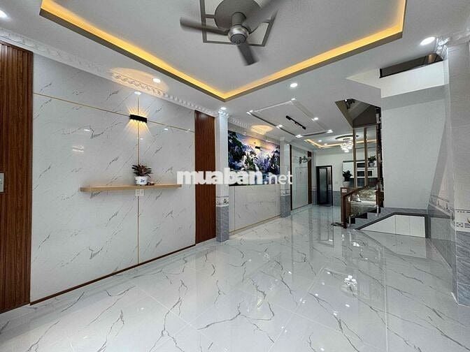 Nhà Sổ Hồng Riêng, 2 lầu, 4 phòng ngủ, sân thượng, đường 10m