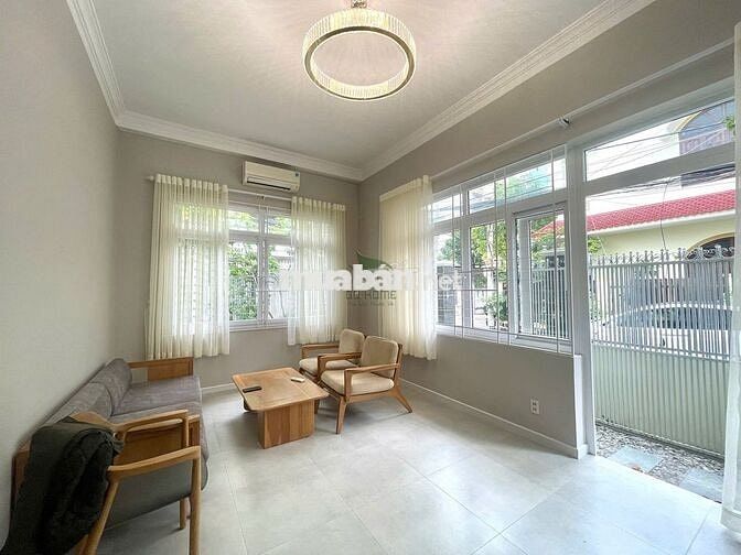 CHO THUÊ NHÀ 2 TẦNG CÓ SÂN RỘNG ÔM GÓC FULL NỘI THẤT HẺM PHỐ TÂY