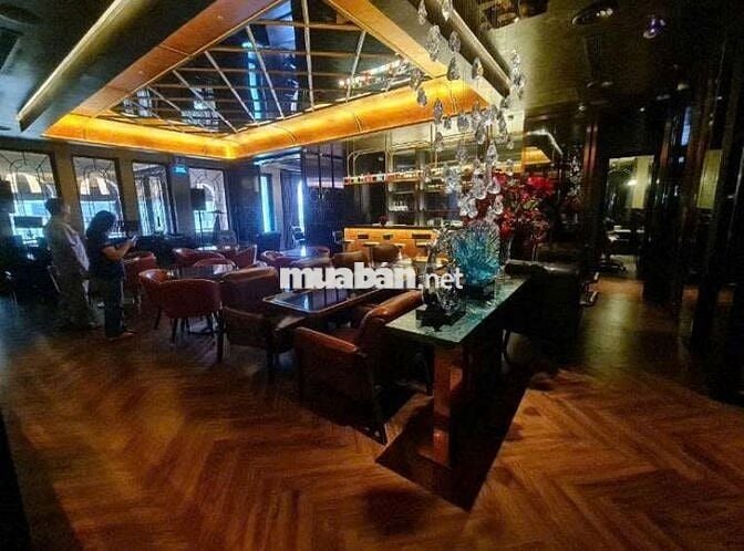 Nhà Mặt tiền Đường Bùi Viện, Quận 1 Gần Trần Hưng Đạo cần cho thuê