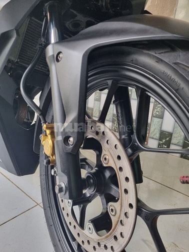 Bán winner v1 màu đen nhám 2018