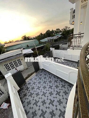 NHÀ LẦU MÁI THÁI FULL NỘI THẤT TRUNG TÂM PHƯỜNG 3 (3 phòng ngủ)