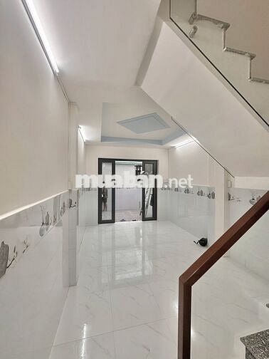 Cho thuê nhà nguyên căn 40 m2 ở đường Nguyễn Thị Thập ̣̣- Hẻm 118/10