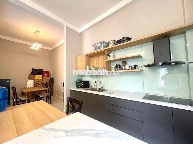 CHO THUÊ NHÀ 2 TẦNG CÓ SÂN RỘNG ÔM GÓC FULL NỘI THẤT HẺM PHỐ TÂY