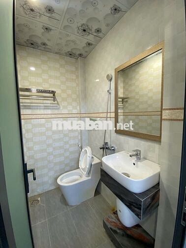 CHO THUÊ NHÀ 4 TẦNG 4 PHÒNG NGỦ CÓ THANG MÁY BẮC NHA TRANG