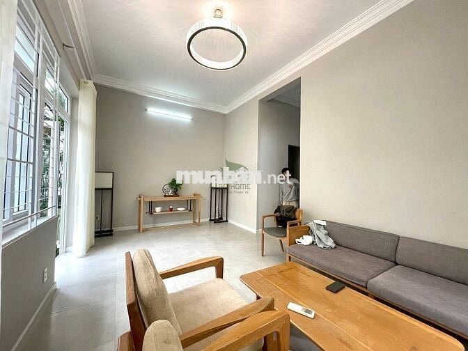 CHO THUÊ NHÀ 2 TẦNG CÓ SÂN RỘNG ÔM GÓC FULL NỘI THẤT HẺM PHỐ TÂY