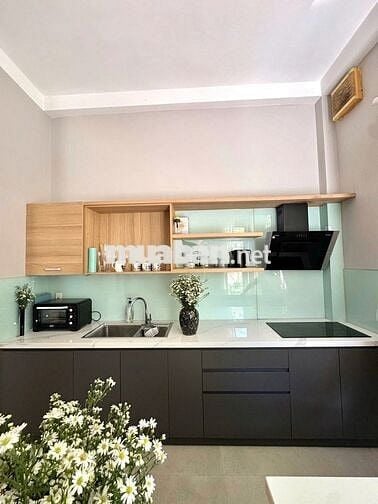 CHO THUÊ NHÀ 2 TẦNG CÓ SÂN RỘNG ÔM GÓC FULL NỘI THẤT HẺM PHỐ TÂY