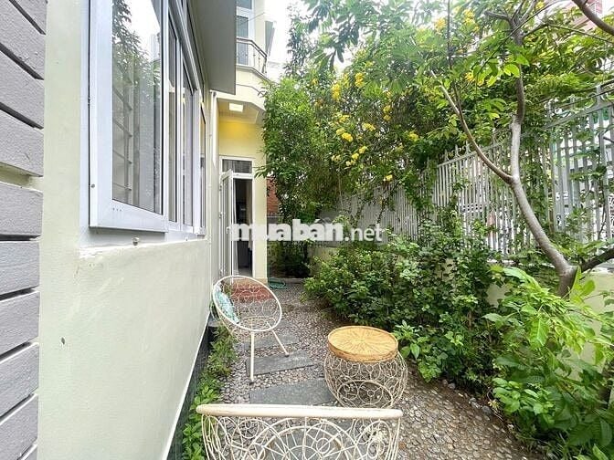 CHO THUÊ NHÀ 2 TẦNG CÓ SÂN RỘNG ÔM GÓC FULL NỘI THẤT HẺM PHỐ TÂY