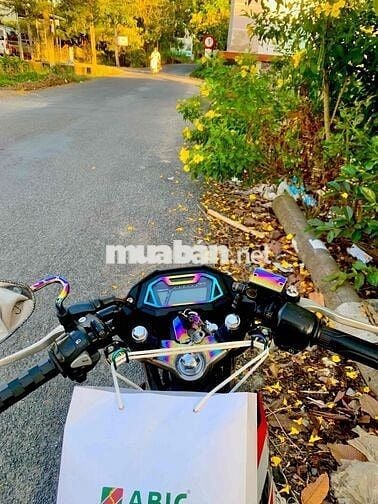 cần bán sonic chính chủ xe zin hổ trợ sang tên mpi