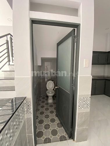 Nhà MT đường 4m, cách cầu lớn Hóc Môn 15 phút, nhà mới 5x10m