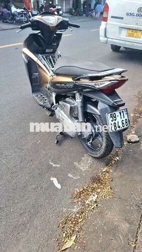 Honda Air Blade 2012 FI Đen Vàng đồng