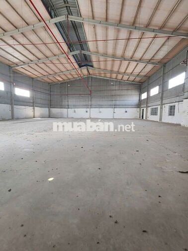 cho thuê xưởng khuôn viên 1500m2 nhà xưởng 700m2 văn phòng 300m2