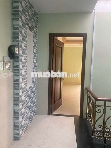 Phòng ban công Cityland center hill 40m2,  wc riêng, nt đầy đủ