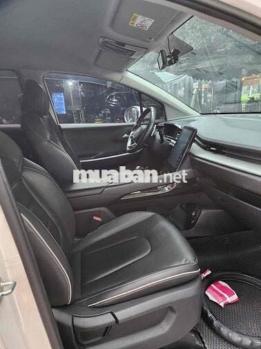 Hyundai Custin Trắng 7 chỗ Da