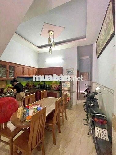 NHÀ TRỆT LẦU, 72M2 (4x18), OTO TỚI NHÀ, CÓ GPXD,DĨ AN