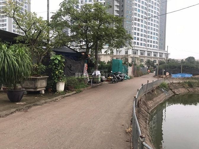 Bán đất 330m2, mặt tiền 15m, Phú Thượng Ciputra giá 2 tỷ. 0382 276666