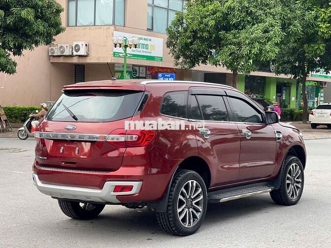 Cần bán chiếc Ford Everest 2020 Titanium 1 cầu