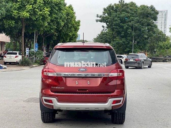Cần bán chiếc Ford Everest 2020 Titanium 1 cầu