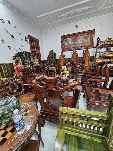 ♦Nhà Biệt thự + 4 căn nhà cấp 4 , đã phân làm 3 sổ