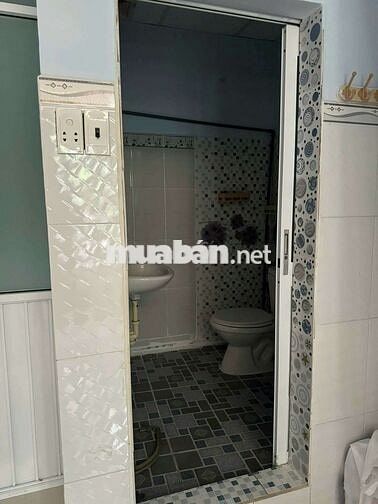 Cho thuê nhà hẻm xe hơi đường số 2 ngay ngã tư bốn xã