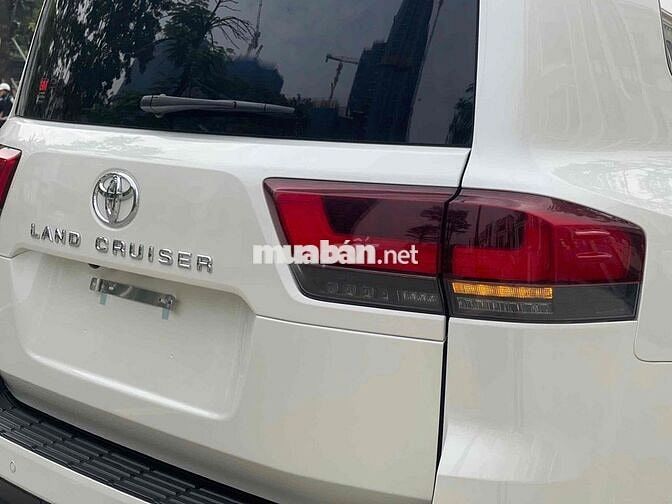 Toyota Land Cruiser LC300 2023 3.5 V6 - 21000 km
