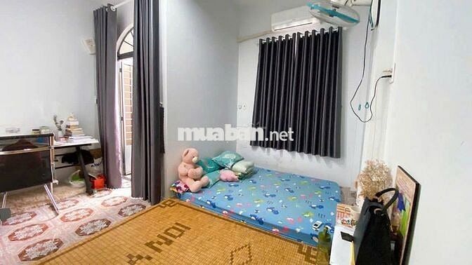 Nhà rộng hẻm thông thoáng, gần mặt tiền Phạm Văn Bạch.