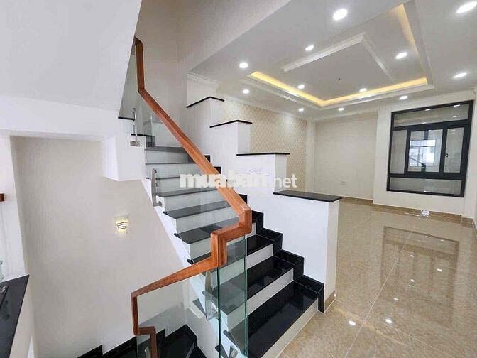 NHÀ PHỐ MỚI 100% HẺM TẢI 585 QL13 GẦN VẠN PHÚC CITY,OTO NGỦ NHÀ