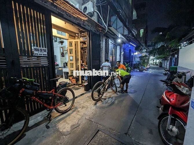 Nhà Phú Nhuận 4 lầu 10 phòng hẽm ô tô