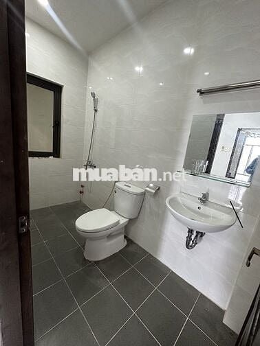 BÁN NHÀ 3 LẦU VÀ 1 LỬNG, 4 PHÒNG NGỦ, ĐƯỜNG NGUYỄN THỊ THẬP. QUẬN 7