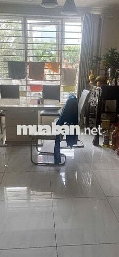 Cần bán căn họ tầng trệt chung cư