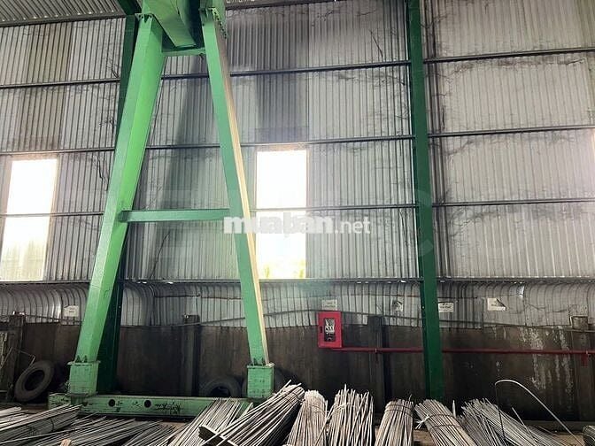 kho xưởng 800 m² có PCCC, cẩu trục 5 tấn và trạm điện, lộ Container