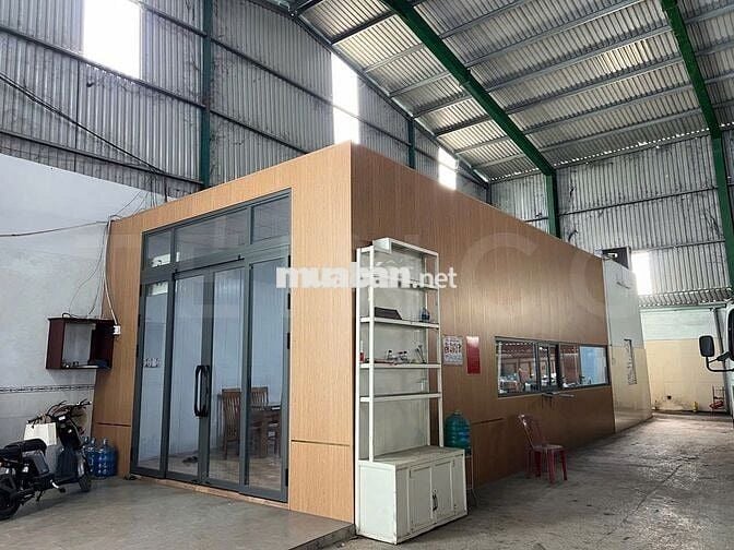 kho xưởng 800 m² có PCCC, cẩu trục 5 tấn và trạm điện, lộ Container