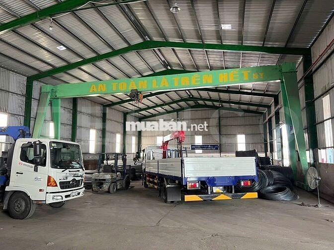 kho xưởng 800 m² có PCCC, cẩu trục 5 tấn và trạm điện, lộ Container
