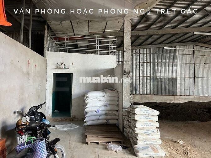 Kho xưởng 360 m² có PCCC và trạm điện 3 pha, nhánh đường Quốc Lộ 91B