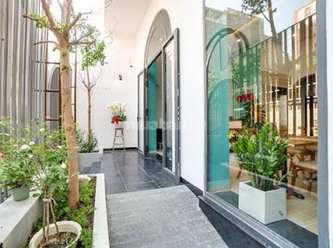 Bán khách sạn -DT130M2-6tầng-16P víp(gần biển)-vĩnh Hoà - NT - CHỈ 17T