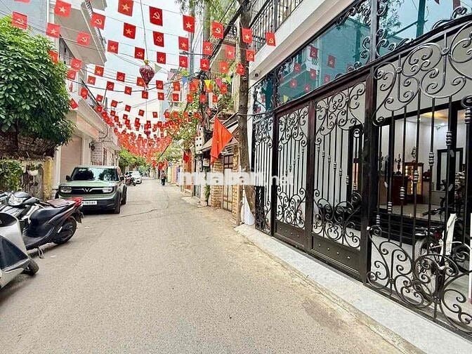 VĂN CAO BA ĐÌNH 47m ,25tỷ KINH DOANH,THANG MÁY,OTO TRÁNH,PHÂN LÔ