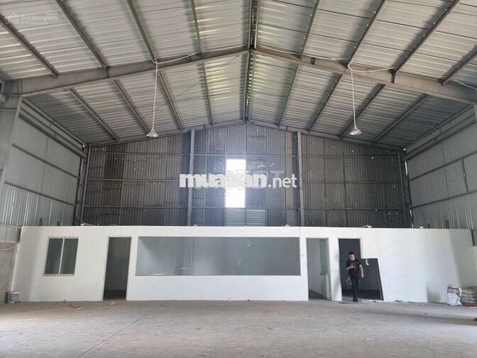 CHO THUÊ NHÀ KHO 680M2 – MT VÕ CHÍ CÔNG – SẴN CẨU TRỤC – GIÁ CHỈ 34TR