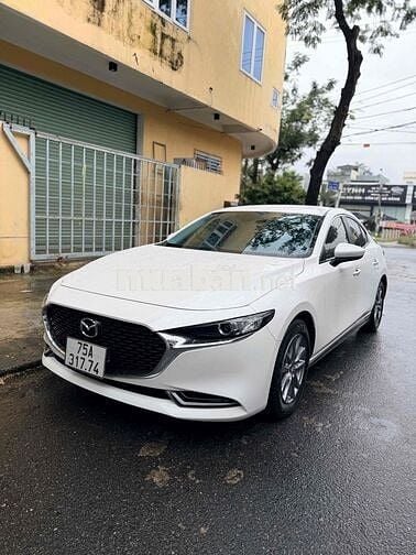 Mazda 3 2023 1.5L Luxury - 39000 km