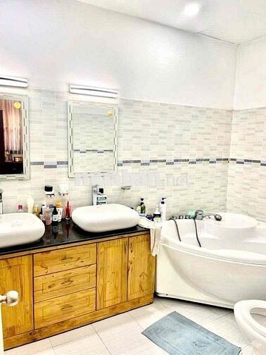 CHO THUÊ NHÀ NGUYÊN CĂN BIỆT THỰ -  LÊ VĂN SỸ , P13, PHÚ NHUẬN .