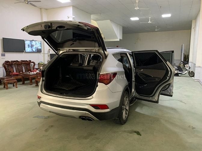 Bán xe santafe màu Bạc DK2017, Máy dầu đặc biệt, bản full
